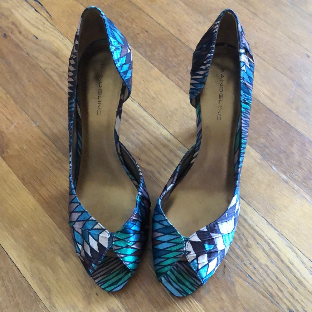 Bandolino D’orsay Multicolor Heels!